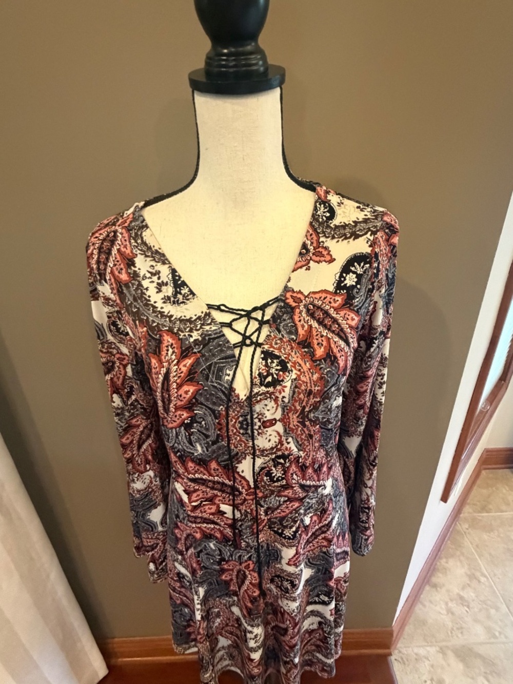 Venus Boho Paisley Print Floral Bell Sleeve lace up V-Neck, Festival Size Medium - Picture 3 of 11